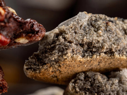 BLACK SESAME WHITE CHOCOLATE CHUNK COOKIES (6pcs/Box)