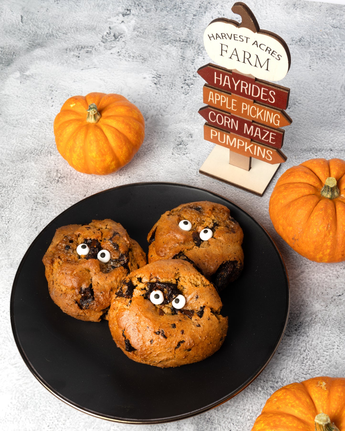 Pumpkin Spice Chocolate Chunk Cookies (6pc)